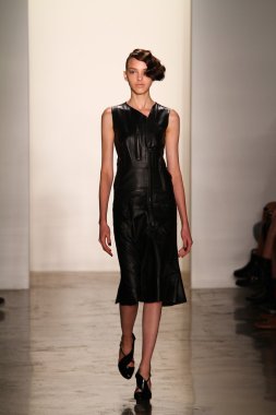 alexandre herchcovitch Show'da model yürür