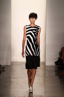 alexandre herchcovitch Show'da model yürür