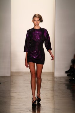 alexandre herchcovitch Show'da model yürür