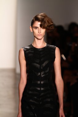 alexandre herchcovitch Show'da model yürür