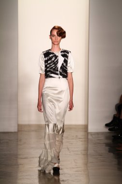 alexandre herchcovitch Show'da model yürür