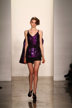 alexandre herchcovitch Show'da model yürür