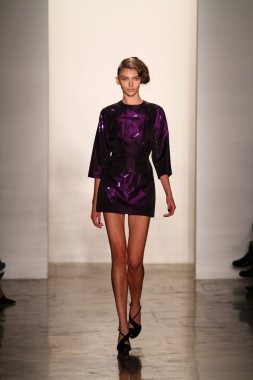 alexandre herchcovitch Show'da model yürür