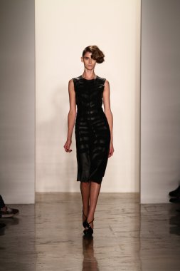 alexandre herchcovitch Show'da model yürür