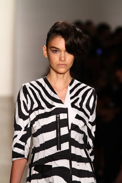 alexandre herchcovitch Show'da model yürür