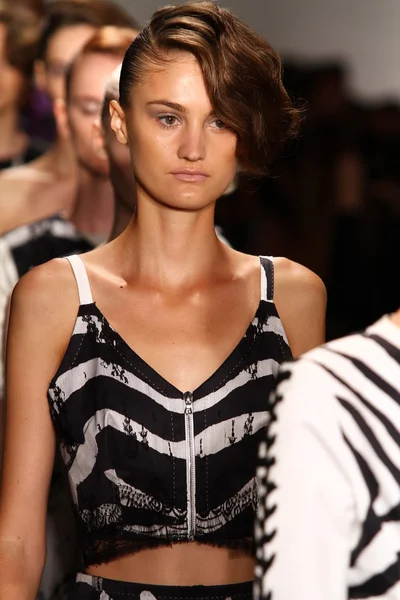 alexandre herchcovitch Show'da modelleri yürümek