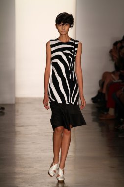 alexandre herchcovitch Show'da model yürür