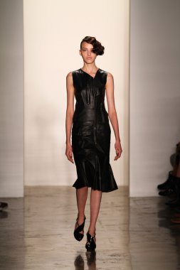 alexandre herchcovitch Show'da model yürür