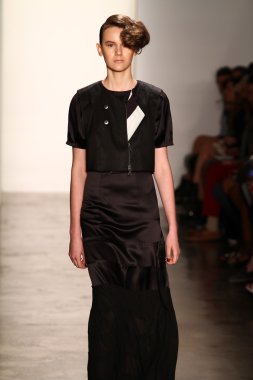 alexandre herchcovitch Show'da model yürür