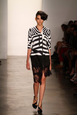 alexandre herchcovitch Show'da model yürür