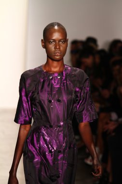 alexandre herchcovitch Show'da model yürür