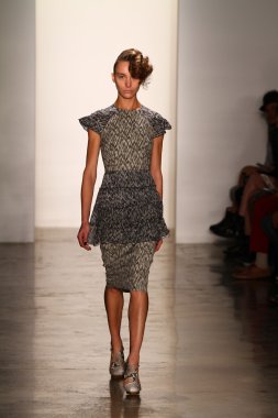 alexandre herchcovitch Show'da model yürür