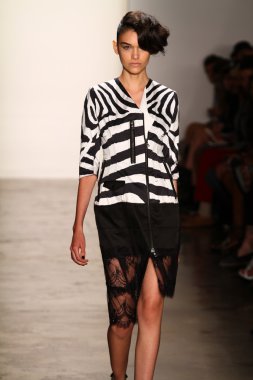 alexandre herchcovitch Show'da model yürür