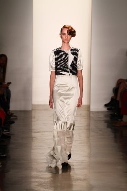 alexandre herchcovitch Show'da model yürür