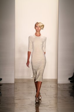 alexandre herchcovitch Show'da model yürür