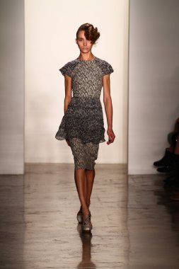 alexandre herchcovitch Show'da model yürür