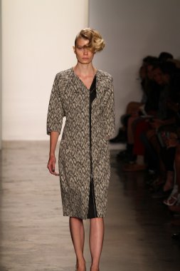 alexandre herchcovitch Show'da model yürür