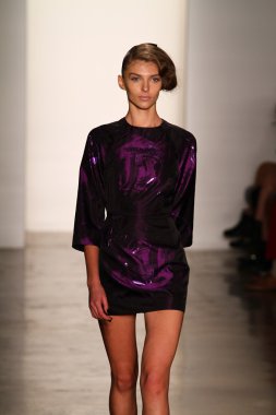 alexandre herchcovitch Show'da model yürür