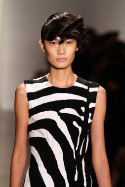 alexandre herchcovitch Show'da model yürür