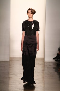 alexandre herchcovitch Show'da model yürür