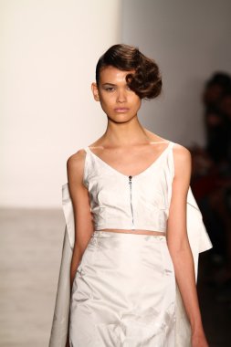 alexandre herchcovitch Show'da model yürür