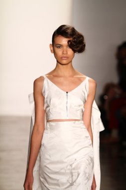 alexandre herchcovitch Show'da model yürür