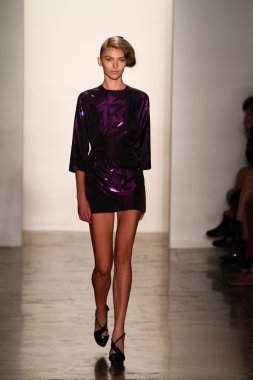 alexandre herchcovitch Show'da model yürür