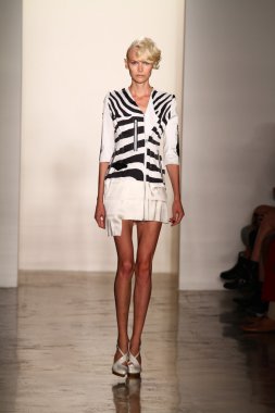 alexandre herchcovitch Show'da model yürür