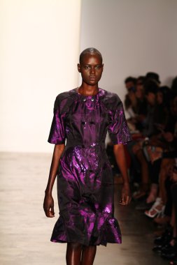 alexandre herchcovitch Show'da model yürür