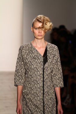 alexandre herchcovitch Show'da model yürür