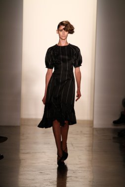 alexandre herchcovitch Show'da model yürür