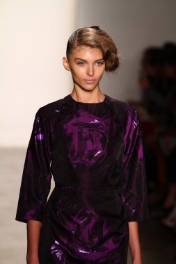 alexandre herchcovitch Show'da model yürür