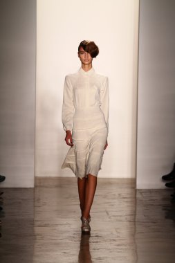 alexandre herchcovitch Show'da model yürür