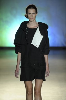 model mm6 maison martin margiela, show