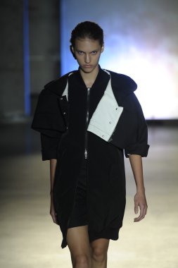 model mm6 maison martin margiela, show