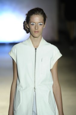 model mm6 maison martin margiela, show