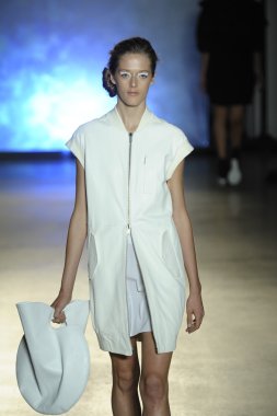 model mm6 maison martin margiela, show