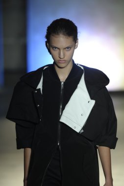 model mm6 maison martin margiela, show