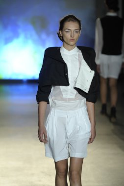 model mm6 maison martin margiela, show