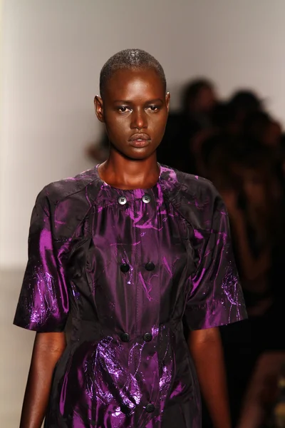 alexandre herchcovitch Show'da model yürür