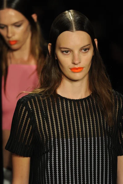 Model at Rag and Bone Women's Collection show — Stock Photo, Image