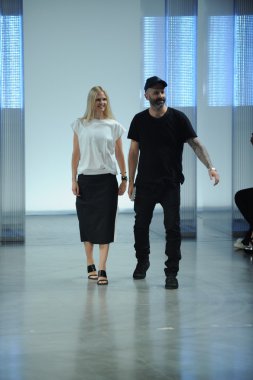 Tasarımcı nicole colovos ve michael colovos