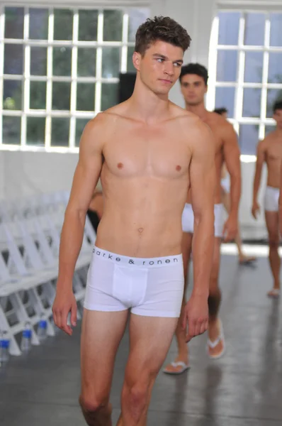 Male models during rehearsal before Parke & Ronen show — Stock Photo, Image