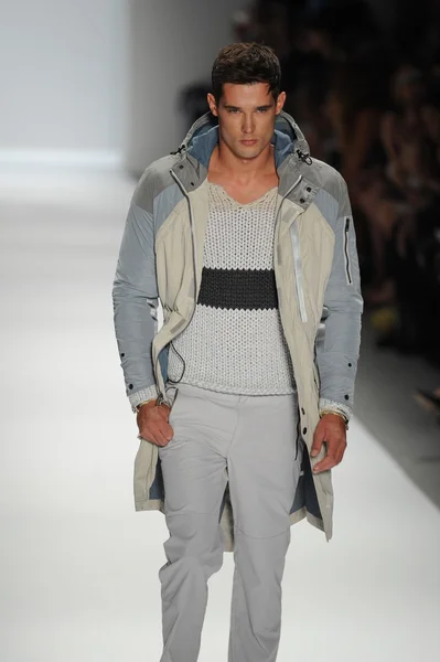 Model at Nautica Men's fashion show — Stock Photo, Image