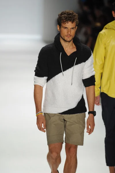 Model at Nautica Men's fashion show — Stock Photo, Image