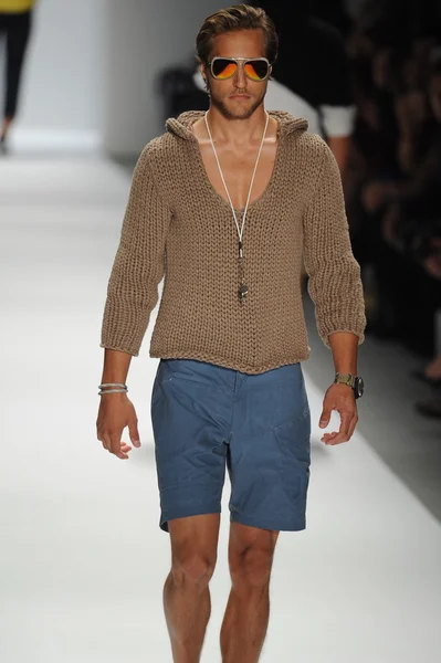 Model at Nautica Men's fashion show — Stock Photo, Image