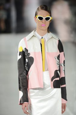prabal gurung defile, model