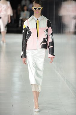 prabal gurung defile, model
