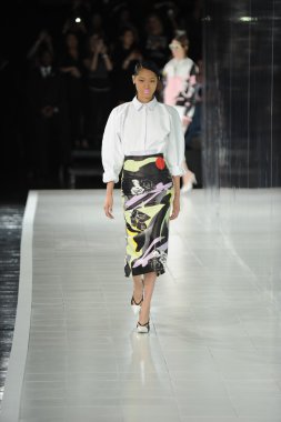 prabal gurung defile, model