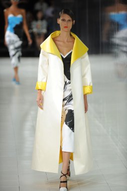 prabal gurung defile, model